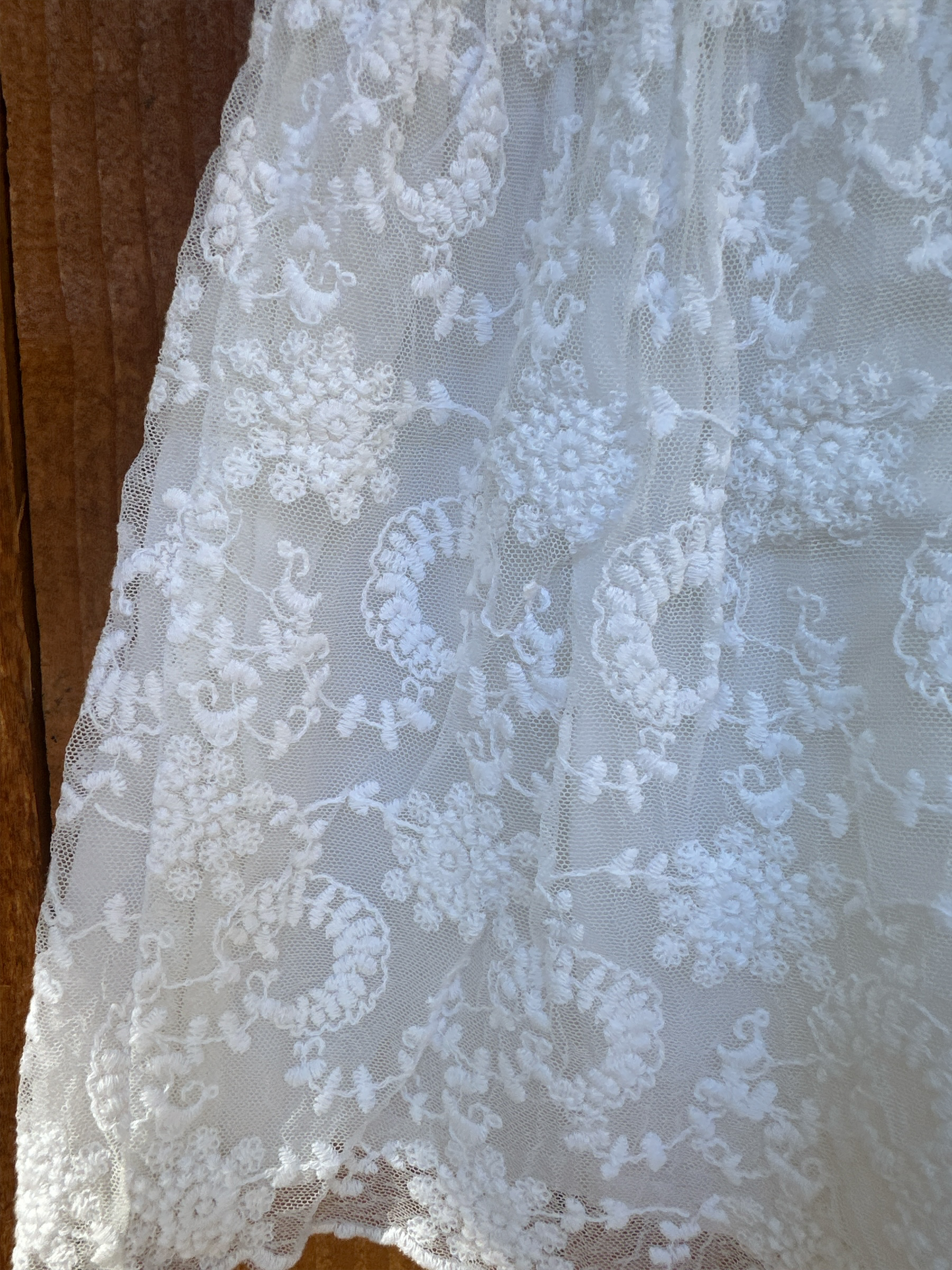 Baby B’gosh Ivory Lace Baby Dress Size 9MO In EUC w/linen Hair Clip