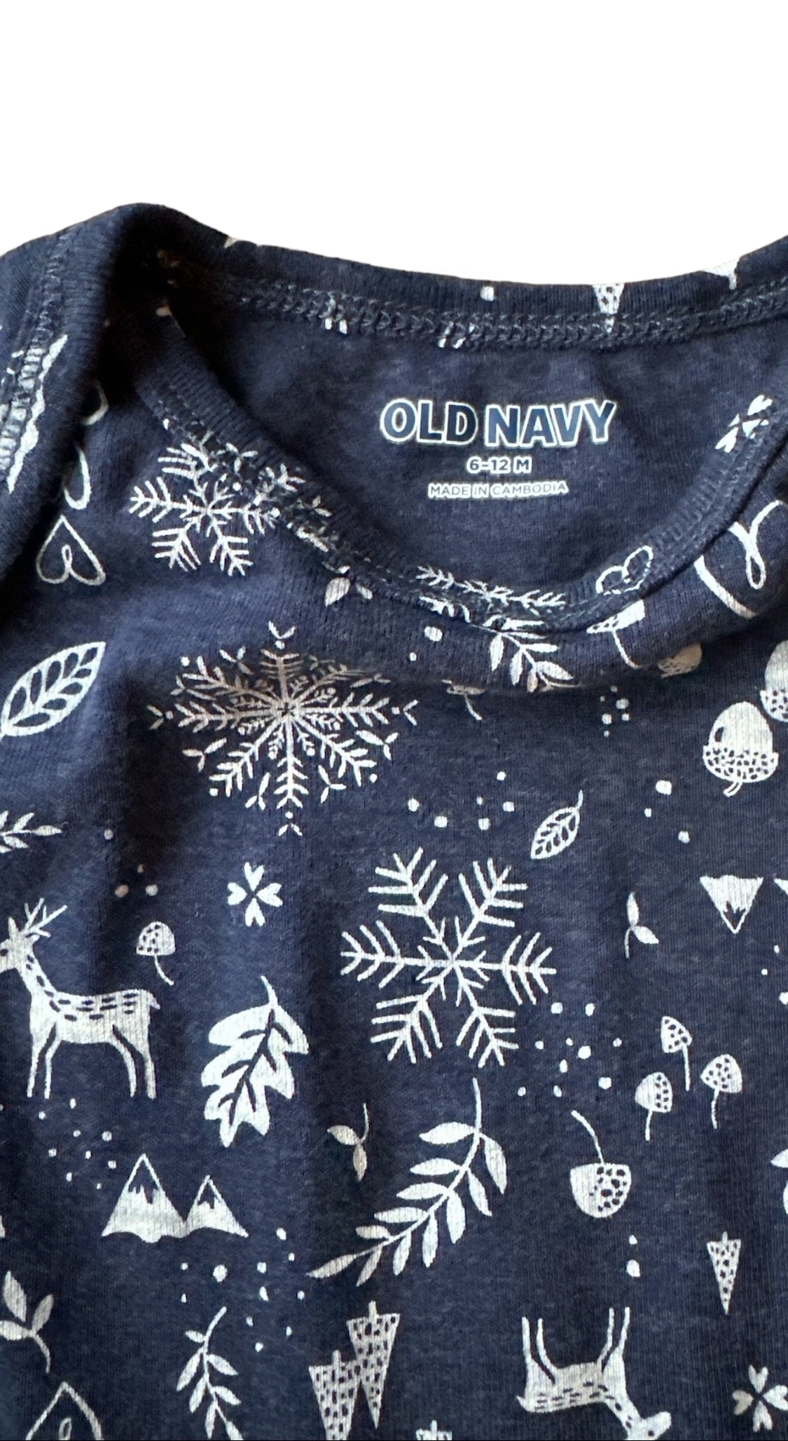 Old Navy Winter Print Bodysuit 6-12mo