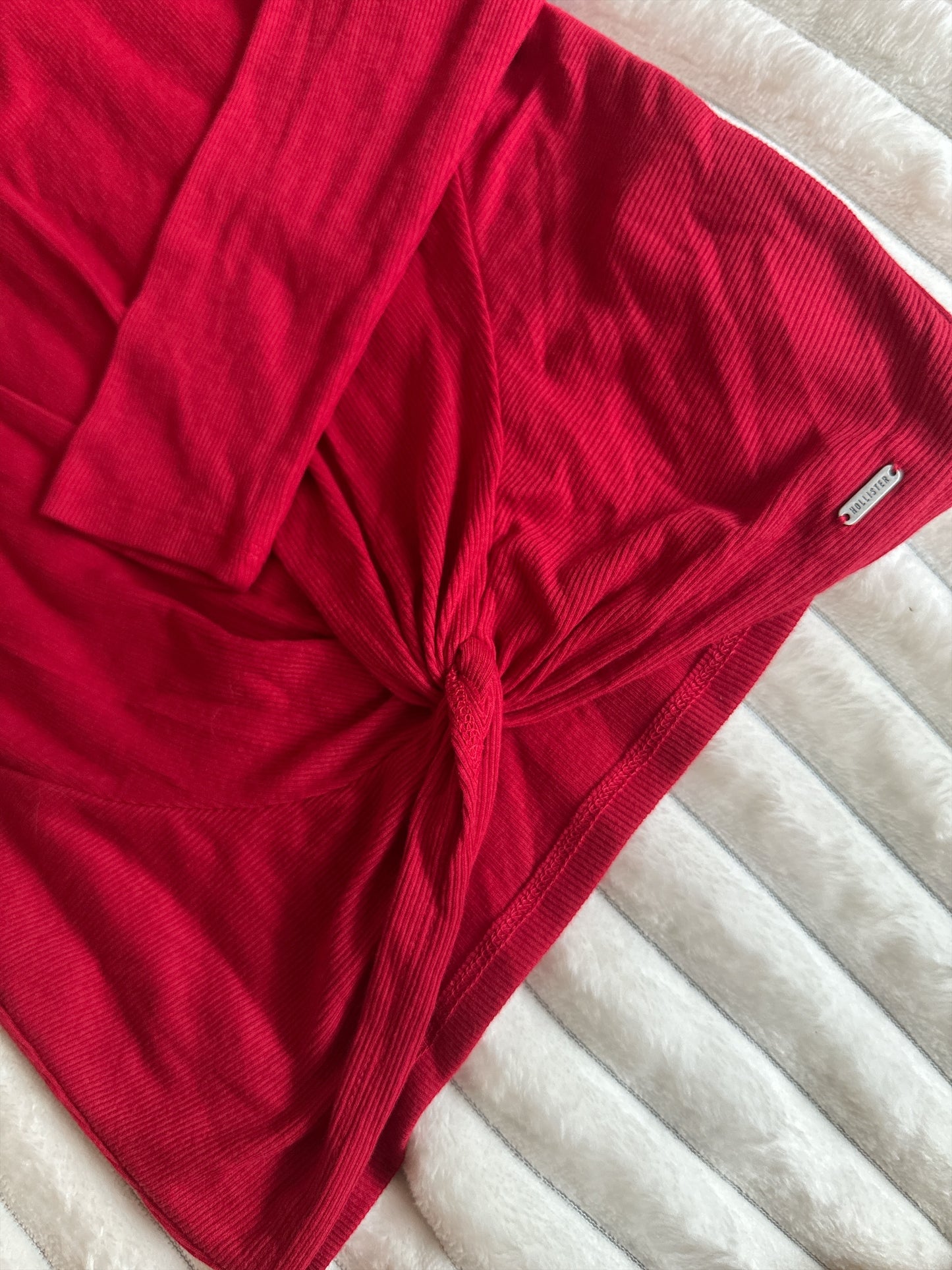 Hollister Long Sleeve V-Neck Top Knit Knot